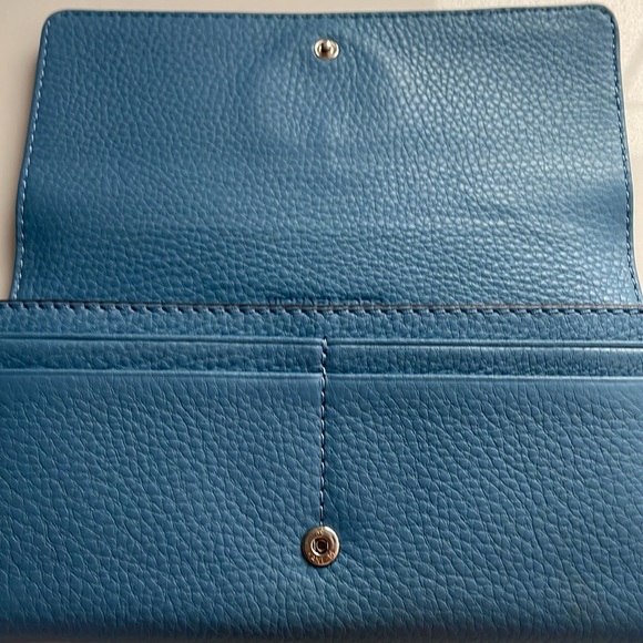Michel Kors wallet - Picture 4 of 8